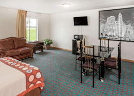 Super 8 by Wyndham Pekin/Peoria Area 3