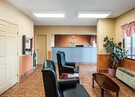 Econo Lodge Inn & Suites Tuscaloosa I-20 2
