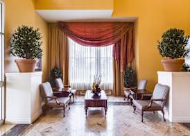 Monte Carlo Inn & Suites Downtown Markham 5