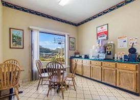 Econo Lodge Corbin Area 3