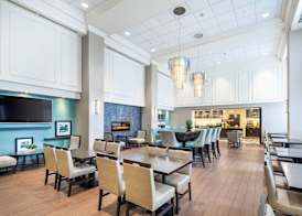 Hampton Inn & Suites by Hilton Toronto Airport 5