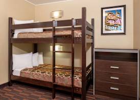 Best Western Plus Raffles Inn & Suites 5