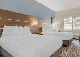 Best Western Plus Lake Elsinore Inn & Suites 5