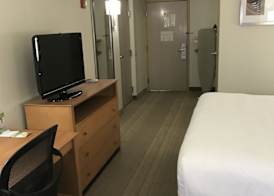 Holiday Inn & Suites BOLINGBROOK by IHG 5