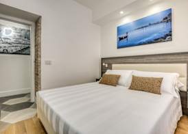 Gallery Suite 5