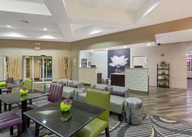La Quinta Inn & Suites by Wyndham Phoenix Scottsdale 2