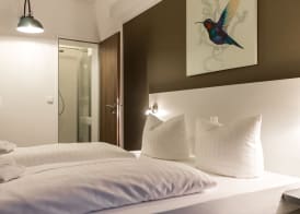 Hotel West 5