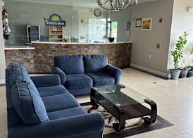 Days Inn by Wyndham Humble/Houston Intercontinental Airport 5