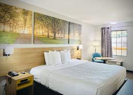 Days Inn Alexandria by Wyndham 4