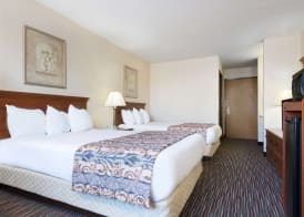 Baymont by Wyndham Columbus/Rickenbacker 4