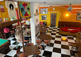 Sunflower Beach Backpacker Hostel & Bar 2