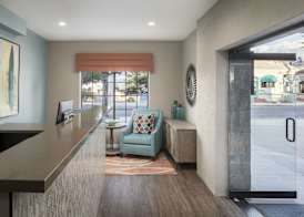 Wave Street Inn 2
