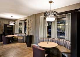 Courtyard by Marriott Dalton 4