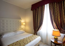Carlton Hotel 4