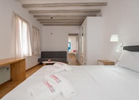 Luxury Sea View Apartment w shared pool 2