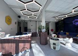 The Hyve Capsule hostel Amsterdam 2