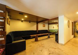 La Woods Hotel 3