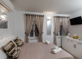 Apartment & Rooms Palmotta 5