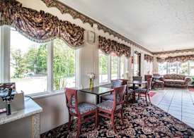 Econo Lodge Brattleboro South 4