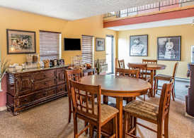 Rodeway Inn Rifle 4