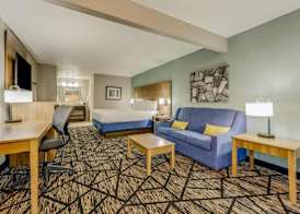 Clarion Pointe 5