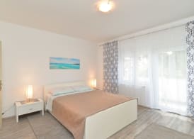 Apartment 1601 2