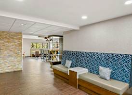 Hampton Inn Bowie 3