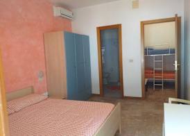 Room-spacious Triple Room a Stones Throw 4