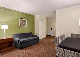 Baymont by Wyndham Intl Speedway I-95 Daytona Beach 4
