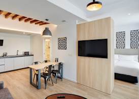 Sercotel Granada Suites 4