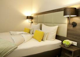 Hotel Am Moosrain Garni 4