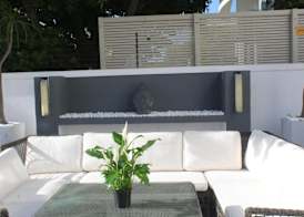 Cozy Camps Bay House with mountain and sea view 4