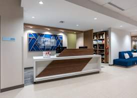 Holiday Inn Express & Suites VAUGHAN-SOUTHWEST by IHG 4