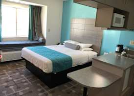 Red Lion Inn & Suites Elk Grove Village 5