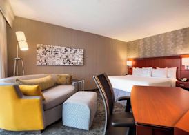 Courtyard by Marriott Champaign 5