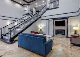 Quality Inn & Suites I-35 E-Walnut Hill 4