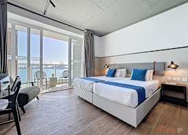 South 32 Hotel by Zzzing 4
