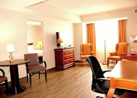 Staywell Inn & Suites 4