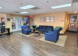 Comfort Inn & Suites Near Universal - N Hollywood - Burbank 2