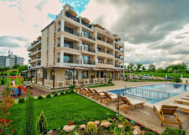 Sunny Castle Hotel - All Inclusive, Beach and Free parking 5
