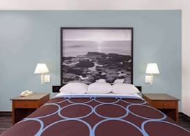 Super 8 by Wyndham El Cajon San Diego 4