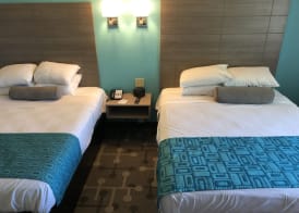 Red Lion Inn & Suites Elk Grove Village 3