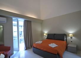 Gatto Bianco House 5