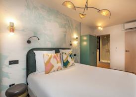West Paris Suite 4