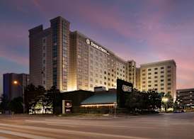 DoubleTree by Hilton Chicago O'Hare Airport-Rosemont 2