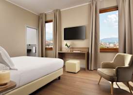 Essence Hotel 4