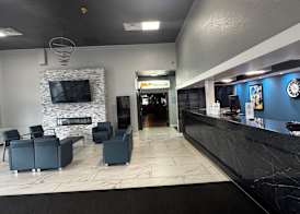 Rockfalls Inn & Suite 2
