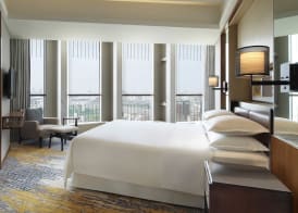 Sheraton Grand Shanghai Pudong Hotel & Residences 4