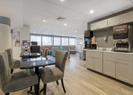 Clarion Hotel & Suites BWI Airport North 2