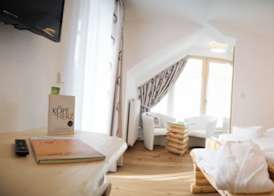 Hartweger's Hotel 3